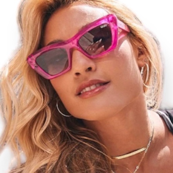 QUAY On The Radio Sunglasses Pink Frame Grey Lenses Retro Cat Eye NWT - Picture 6 of 10
